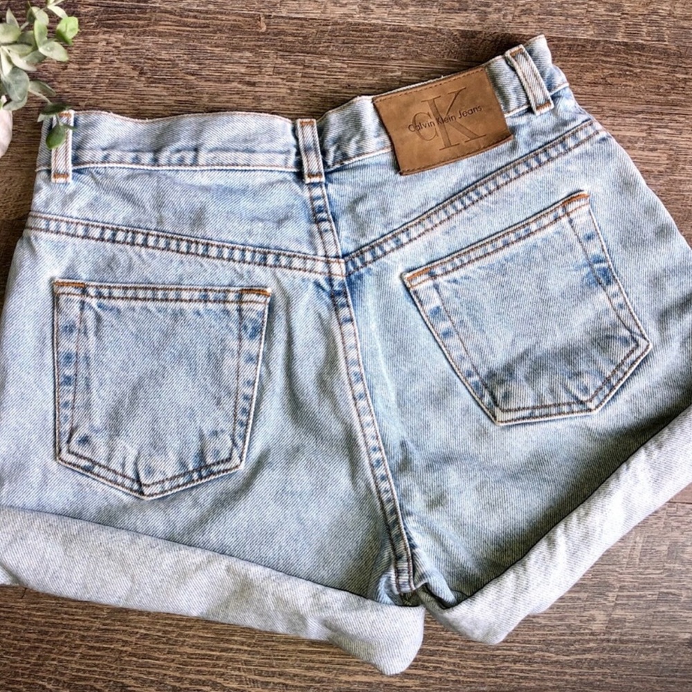 Calvin Klein vintage high waisted mom shorts
